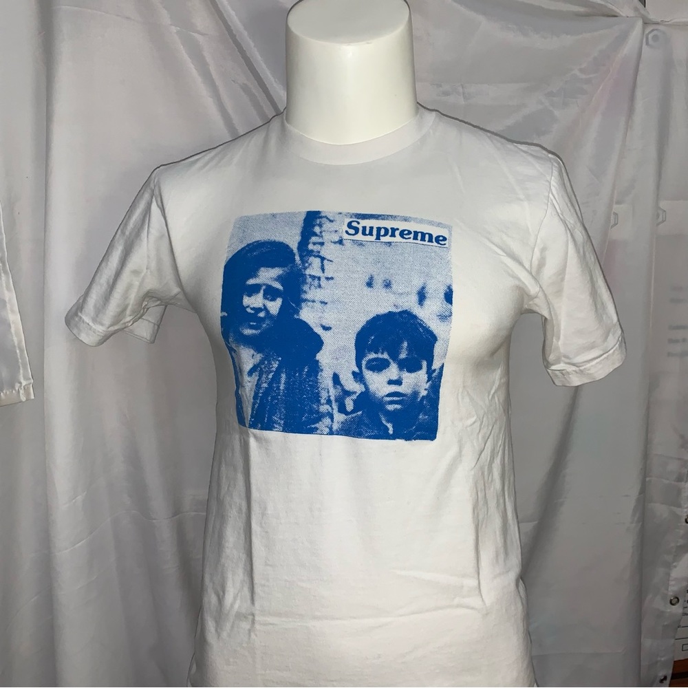 👋🏾SOLD👋🏾SUPREME x HypeBeast SIZE M limited edition GRAPHIC TEE c.2015